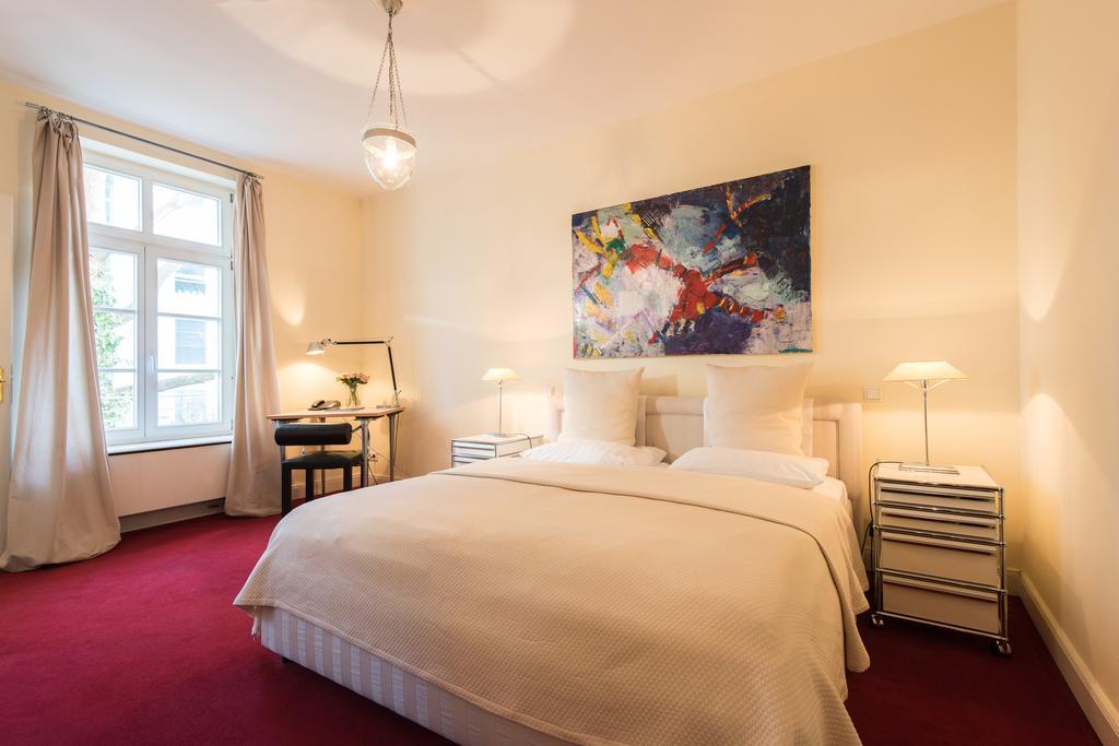 Dirazi Guesthouse & Apartments Gmbh Франкфурт-на-Майне Экстерьер фото