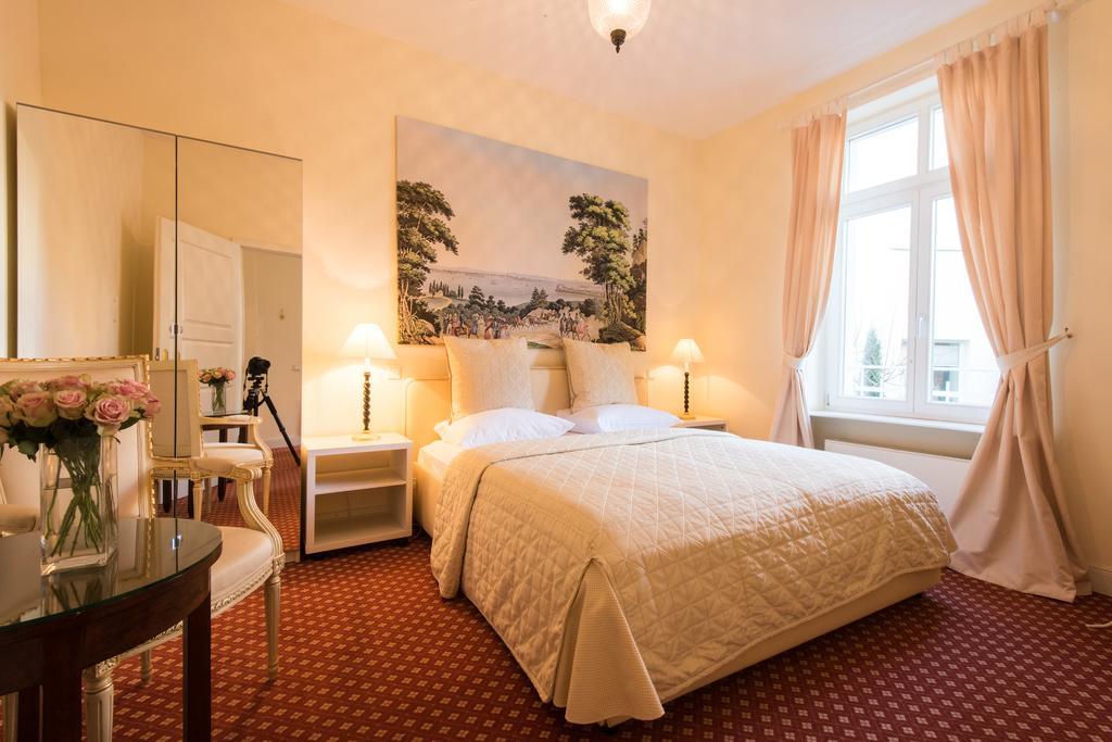 Dirazi Guesthouse & Apartments Gmbh Франкфурт-на-Майне Экстерьер фото
