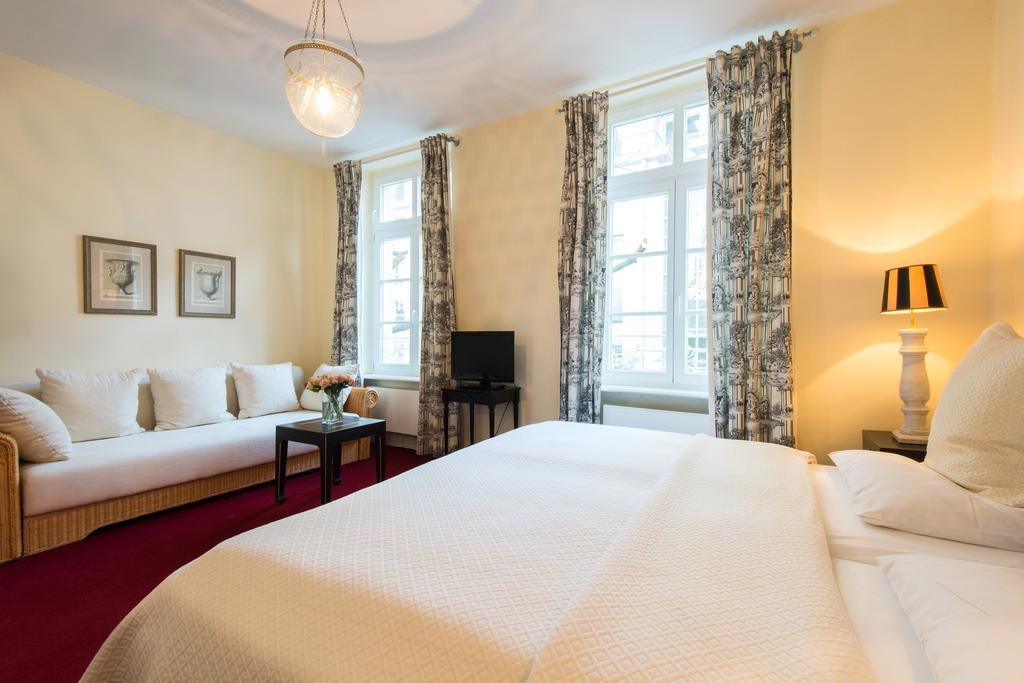 Dirazi Guesthouse & Apartments Gmbh Франкфурт-на-Майне Экстерьер фото