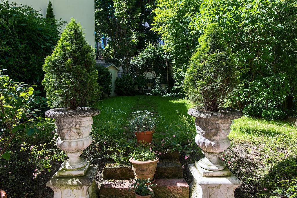 Dirazi Guesthouse & Apartments Gmbh Франкфурт-на-Майне Экстерьер фото